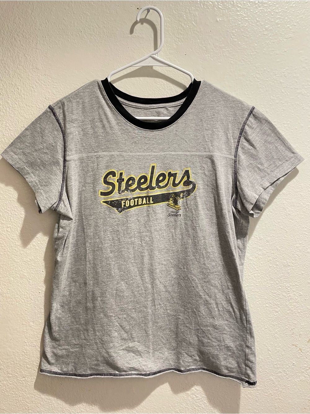 Junk Food Clothing Steelers Gray & Black Ringer Tee with Yellow Logo